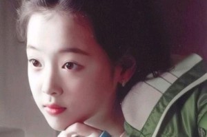 男友心里有别人，如何挽回关系？（从心理学角度分析，教你有效应对）