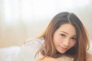如何应对与女生约会时的聊天冷场？（从改变思维方式到创造话题，打造畅聊氛围，解锁约会聊天技巧）