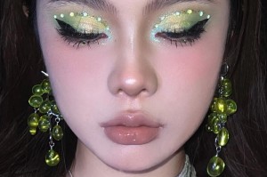 第一次约会必备（从约会场所到聊天技巧，让你轻松搞定第一次约会）