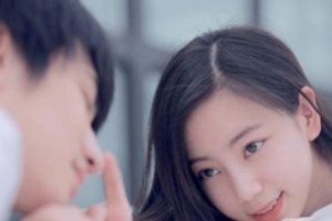 追女孩聊天技巧大揭秘（让你轻松追到心仪的女孩）