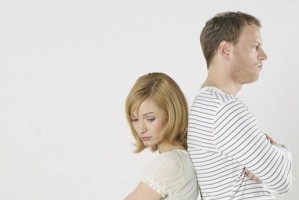 老婆出轨后如何挽回婚姻？（全面分析挽回老婆出轨的有效方法，重建幸福美满家庭）