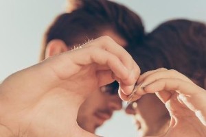女友坚决分手，无法挽回的教训（失去爱情，寻找自我成长）