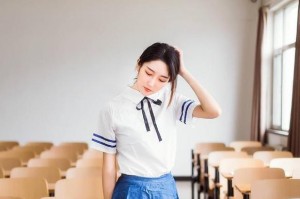 如何挽回劈腿女友？（学会恢复信任、重建感情的技巧）