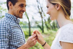女人如何自救婚姻生活破裂（摆脱婚姻困境的15个步骤）