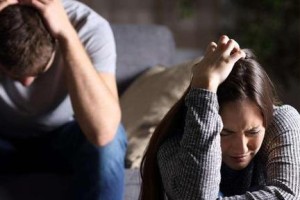 男人变心前的7个征兆，如何及早发现及早挽回？（警惕男人变心，从这7个细节看出端倪！）