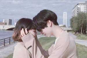 男神摆明在追你，如何抓住他的心？（解密男人追女行为，掌握攻略成为他的唯一）