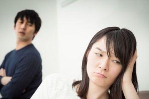如何恢复和女朋友冷战后的关系（走出冷战阴影，重建温馨爱情）
