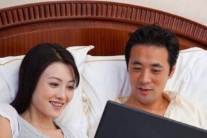 如何挽回老公的心态（15个步骤教你重新获得老公的爱）