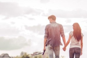 如何挽回异地恋分手的爱情（15个步骤教你重修爱情）