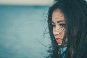 女友突然提出分手后的心理反应（应对分手的关键是积极面对）