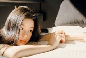 女人出轨不承认的7种表现（揭秘女人出轨的心理，如何识别出轨迹象）