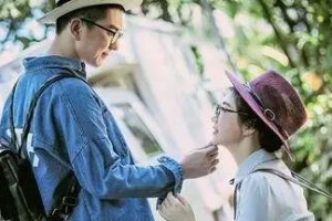 与两个男人的共处日记——我的三人生活（探寻多元家庭模式中的幸福感）