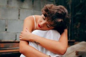 男人喜欢什么样的女人？（揭秘男人心中的女神标准，让你成为他心中的唯一）
