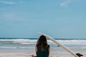 如何用正确的方法挽回坚决离开的女友？（一步步教你如何赢回她心中的信任与爱情）