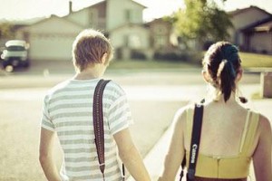 如何解决恋人矛盾激化现在不相往来的困境（恋人关系、情感沟通、信任重建、个人成长）