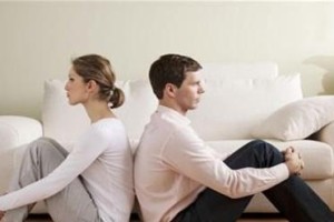 如何解决新婚夫妻常吵架的问题？（15个小技巧帮助新婚夫妻缓解矛盾，从而建立稳定的婚姻关系。）