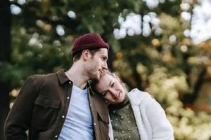 婚外情纠缠不清的男人到底在想什么？（解析男人心理）
