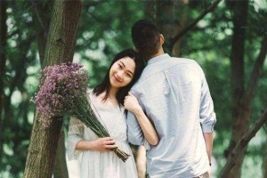 如何用正确的方式挽回离婚的前夫？（重建信任，找回爱情的秘诀）