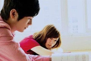如何挽回犹豫分手的男友？（解密男性心理，挽回爱情的秘诀）