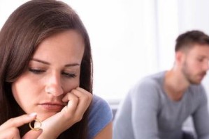 如何在夫妻分居期间挽回感情？（探究夫妻分居的原因和应对方法，以及如何建立新的关系。）