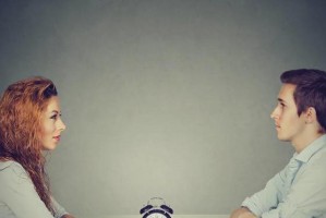 以爱取代冷暴力，挽回婚姻的方法（冷暴力婚姻的悲惨现实和如何化解的秘密）