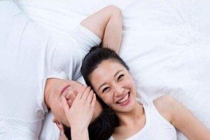 挽回男友的绝招（15个实用技巧，让你的男友回心转意）