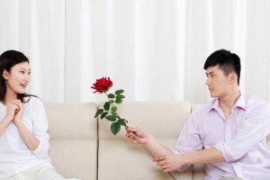 挽回老婆心情的有效方法（重建亲密关系，让婚姻更美好）