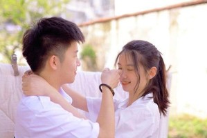 分手后学会吊着男人复合的技巧（学会掌握心理战术，让他主动找你）