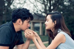 成功讨得婆婆欢心的姐弟恋之道（打破年龄差距，赢得家庭认可）