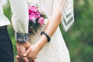 挽回前女友的三个绝招（你离成功只差一步，不要错过这些挽回她的好机会！）