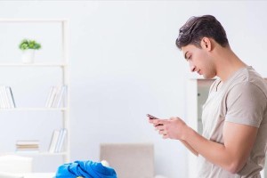 探究43岁男人的心理特征（成熟中带有焦虑，职业和家庭双重压力下的生活状态）