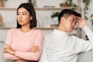如何发现老婆的外遇行为（15个细节揭示老婆的不忠）