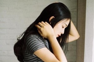 恋爱中女人的掉价行为（男人眼中的不可取之举，该如何避免？）