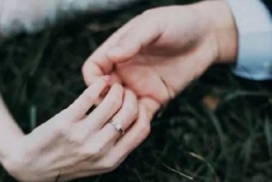 分手后如何快速挽回男友？（分手后的“心灵鸡汤”全攻略，拯救你的爱情）