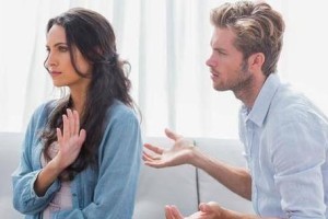 夫妻之间如何处理关键问题，避免婚姻破裂（分歧、沟通、亲密度，）