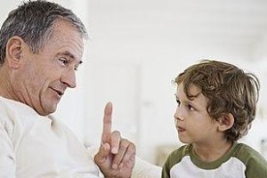 如何解决孩子不爱说话的问题（用亲子沟通增进与孩子的情感关系）