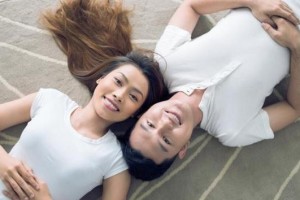 如何挽回出轨丈夫，重建夫妻感情（如何面对出轨，如何改善夫妻关系，如何重建信任）