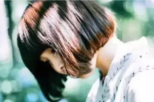 女人缺乏安全感的五个表现（如何提高女人的安全感）
