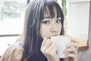 女友变心了怎么挽回？（15个有效方法让你重新获得她的心）